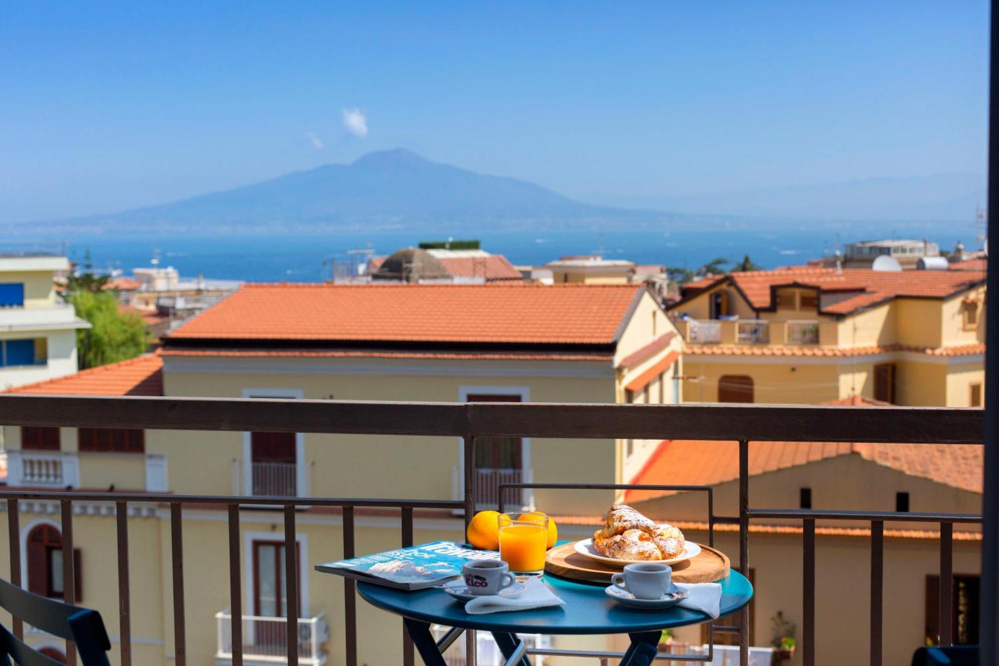 Hotel Lumar Luxury Sorrento Esterno foto
